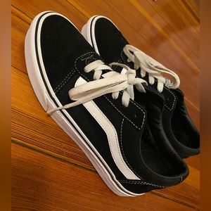 Old Skool Low Top Black Vans